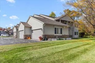 934 Spring Ct, Newburg, WI 53095 - Photo 1