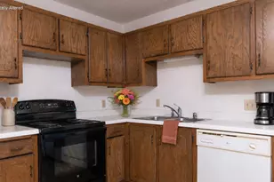 320 E Pleasant St, Oconomowoc, WI 53066 - Photo 17