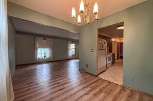 2214 Avalon Dr, Waukesha, WI 53186 - Photo 7
