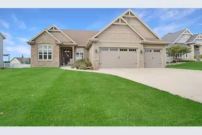 517  Spur Rd, Slinger, WI 53086 - Photo 1