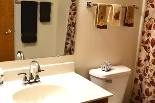11210 W Gilbert Ave, Wauwatosa, WI 53226 - Photo 23