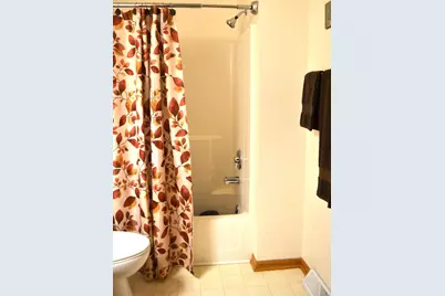 11210 W Gilbert Ave #E, Wauwatosa, WI 53226 - Photo 19