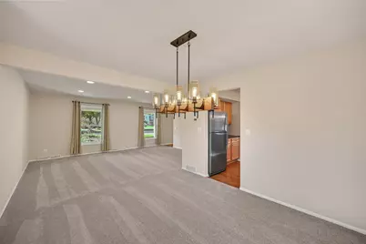 13380  Burlawn Pkwy, Brookfield, WI 53005 - Photo 11