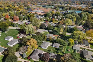 7213 Devonshire Ave, Greendale, WI 53129 - Photo 11