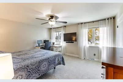 5614 E Peninsula Dr, Racine, WI 53185 - Photo 15