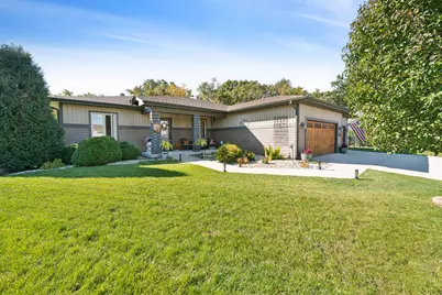 1050  Cumberland Trl, Lake Geneva, WI 53147 - Photo 3
