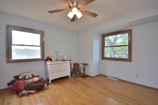 S36W27855 Robin Hill Cir, Waukesha, WI 53189 - Photo 19