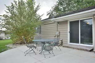 S36W27855 Robin Hill Cir, Waukesha, WI 53189 - Photo 27