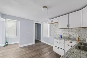 3701 W Kilbourn Ave, Milwaukee, WI 53208 - Photo 9