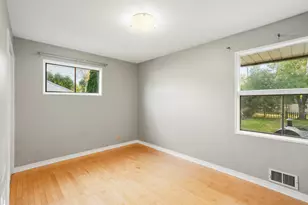 7100 N Navajo Ave, Glendale, WI 53217 - Photo 13