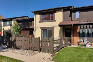 5278 Somerset Ln, Greenfield, WI 53221 - Photo 1