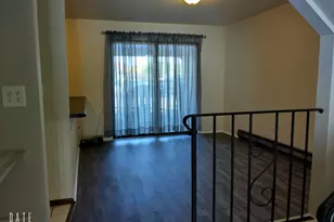 5278 Somerset Ln, Greenfield, WI 53221 - Photo 5