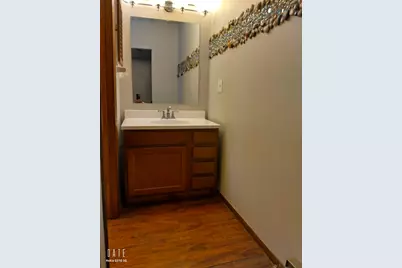 5278  Somerset Ln, Greenfield, WI 53221 - Photo 9