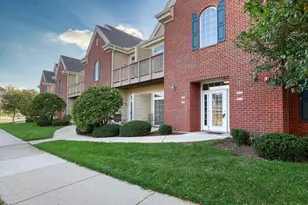 2561 W Colonial Woods Dr, Oak Creek, WI 53154 - Photo 29