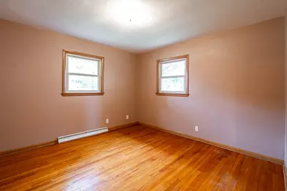 10849 W Derby Ave, Wauwatosa, WI 53225 - Photo 23