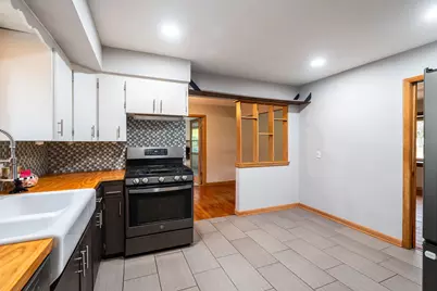 10849 W Derby Ave, Wauwatosa, WI 53225 - Photo 17