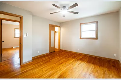 10849 W Derby Ave, Wauwatosa, WI 53225 - Photo 21