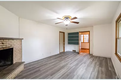 10849 W Derby Ave, Wauwatosa, WI 53225 - Photo 13