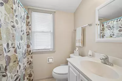 7707 W Hadley St, Milwaukee, WI 53222 - Photo 39