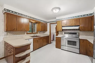 918 S 7th Ave, West Bend, WI 53095 - Photo 7