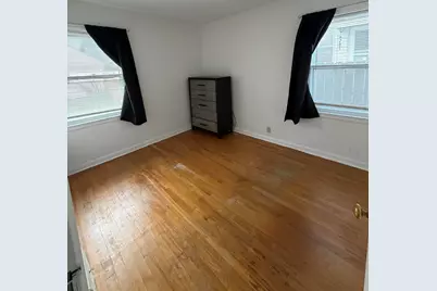 3667 S 18th St, Milwaukee, WI 53221 - Photo 9