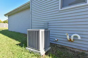 10102 W Jonen St, Milwaukee, WI 53224 - Photo 37