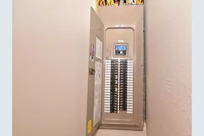10102 W Jonen St, Milwaukee, WI 53224 - Photo 23
