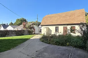 2220 E Vollmer Ave, Milwaukee, WI 53207 - Photo 71
