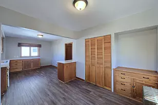 2220 E Vollmer Ave, Milwaukee, WI 53207 - Photo 7