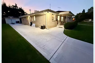 1120  Virginia St, Racine, WI 53405 - Photo 7