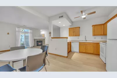 1495  Garay Ln #6, Port Washington, WI 53074 - Photo 9