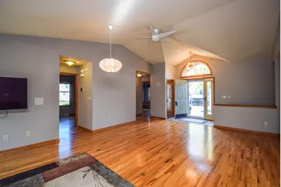 2356  Brookstone Ln, Waukesha, WI 53188 - Photo 3