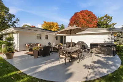W60N892  Arbor Dr, Cedarburg, WI 53012 - Photo 33