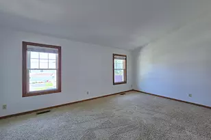 6035 S Crosswinds Dr, Cudahy, WI 53110 - Photo 21