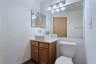 6035 S Crosswinds Dr, Cudahy, WI 53110 - Photo 27
