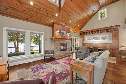 832 N Douglas Dr, Summit, WI 53066 - Photo 9