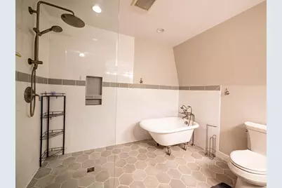 801  Lincoln Ave, Waukesha, WI 53186 - Photo 5