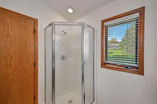 8752 W Willow Pointe Parkway, Franklin, WI 53132 - Photo 19