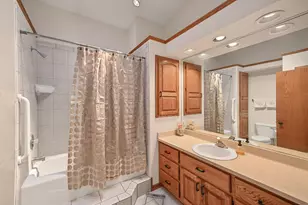 8752 W Willow Pointe Parkway, Franklin, WI 53132 - Photo 21