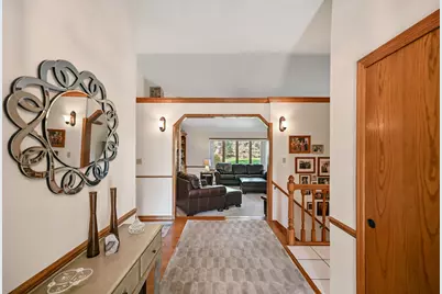 8752 W Willow Pointe Pkwy, Franklin, WI 53132 - Photo 3