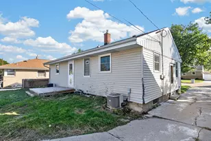3631 S 82nd St, Milwaukee, WI 53220 - Photo 17