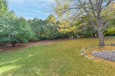 933  Juniper Ln, Hartford, WI 53027 - Photo 7