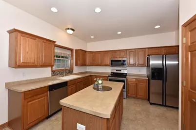 933  Juniper Ln, Hartford, WI 53027 - Photo 21