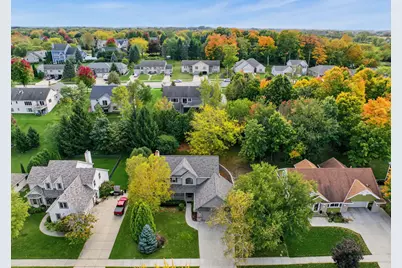 933  Juniper Ln, Hartford, WI 53027 - Photo 5