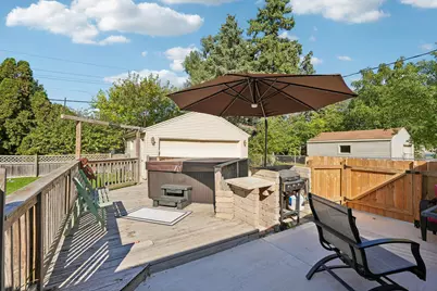 7020 W Bennett Ave, Milwaukee, WI 53219 - Photo 23
