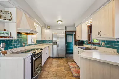 7020 W Bennett Ave, Milwaukee, WI 53219 - Photo 7