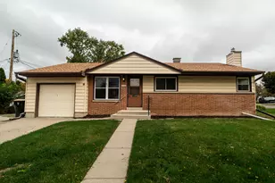 11406 W Park Hill Ave, Wauwatosa, WI 53226 - Photo 1