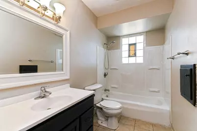 6113 W Leon Ter #Lower, Milwaukee, WI 53218 - Photo 7