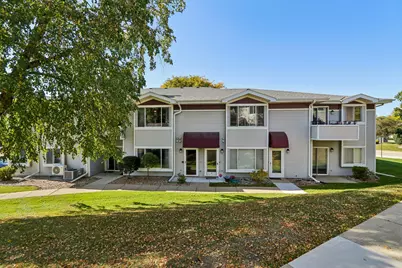 1101 S Sunnyslope Dr #9L, Racine, WI 53406 - Photo 1