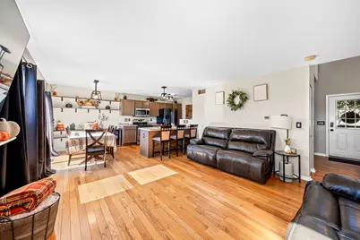 1400  Hunters Ridge Dr #124, Genoa City, WI 53128 - Photo 7